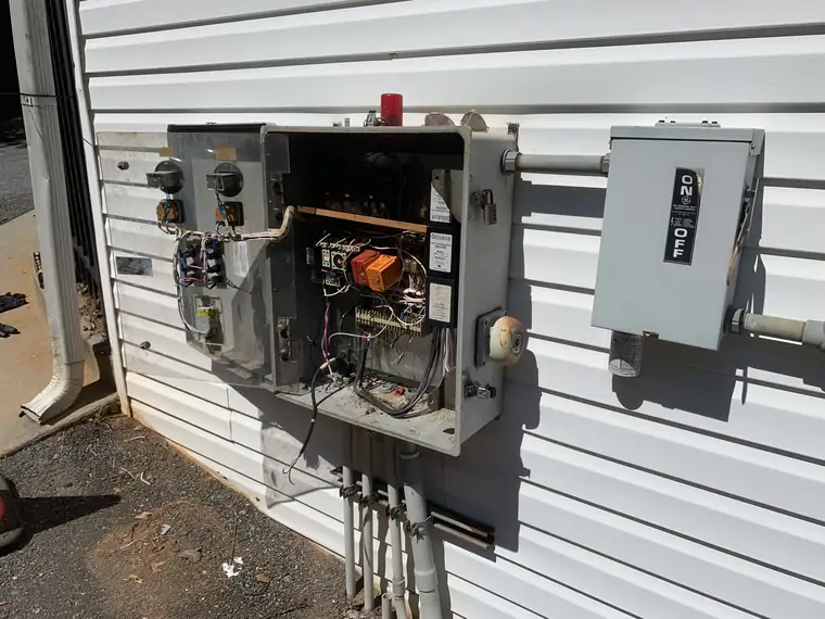 Septic pump control and alarm panel serviced by SepticRooter™ in Grayson, Gwinnett County